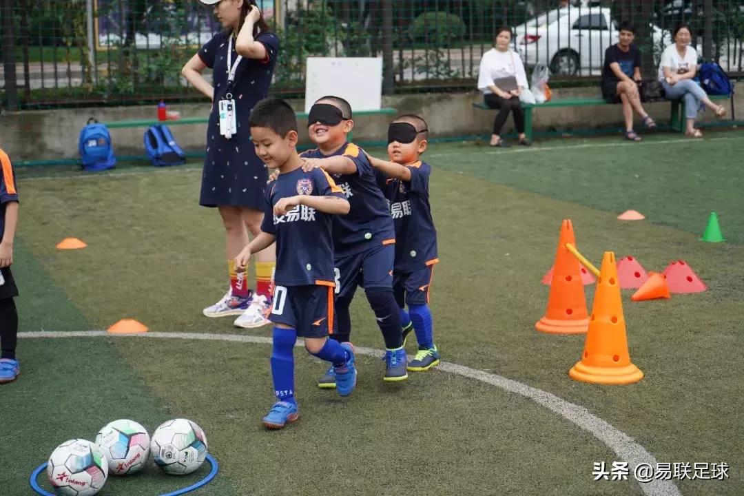 易联梯队训练赛,西安暑假易联足球培训班青少年