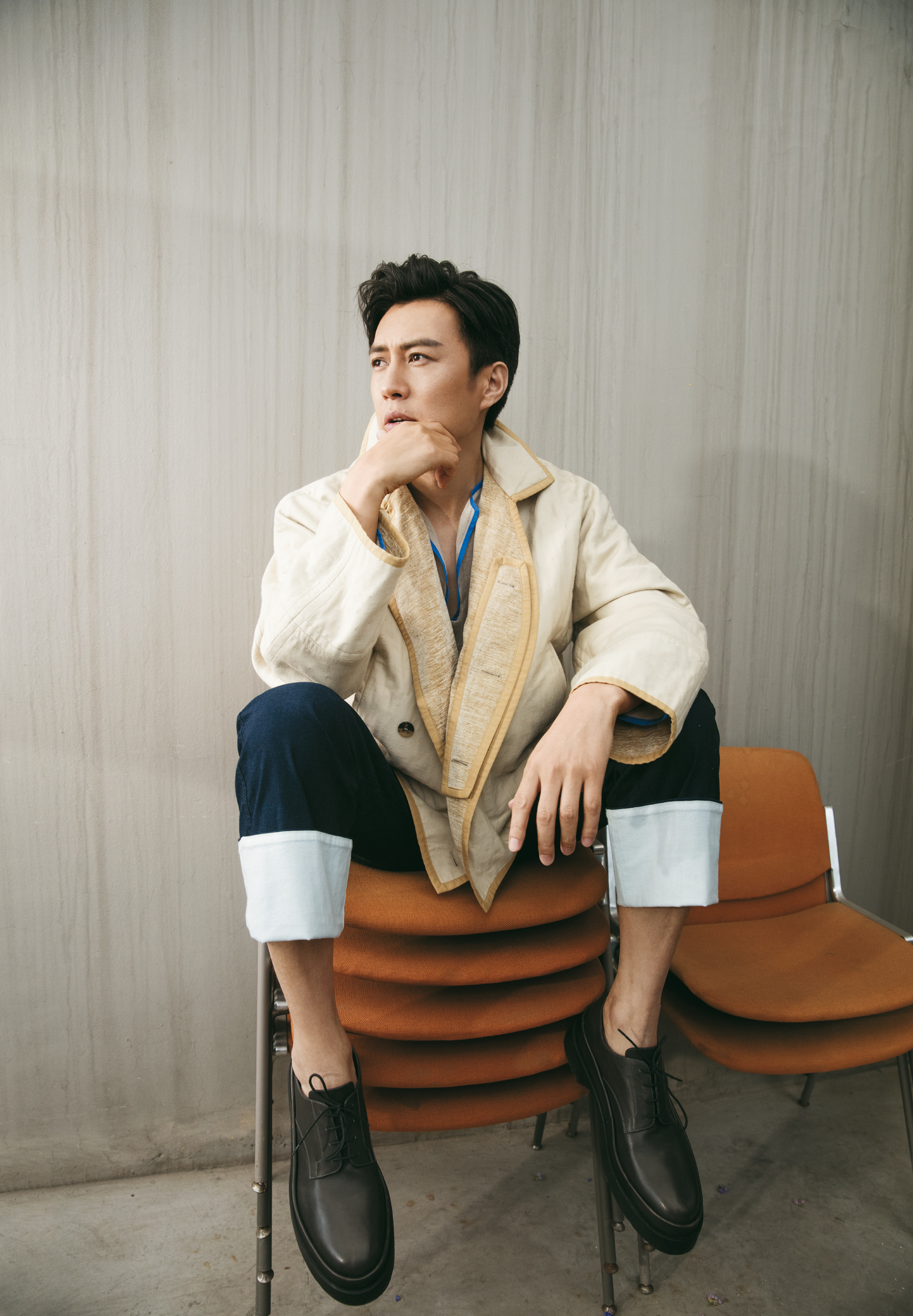 靳东职场沉稳内涵,靳东霸气回应金星