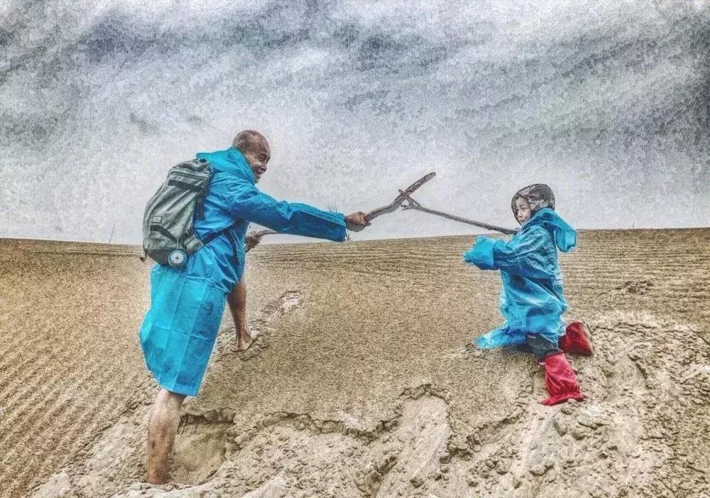 带孩子徒步穿越戈壁无人区,带女儿进沙漠的乐嘉