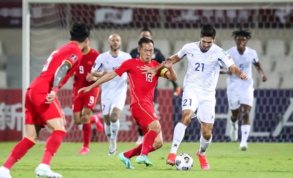 中场冲锋陷阵张稀哲,于大宝吴曦张稀哲破门