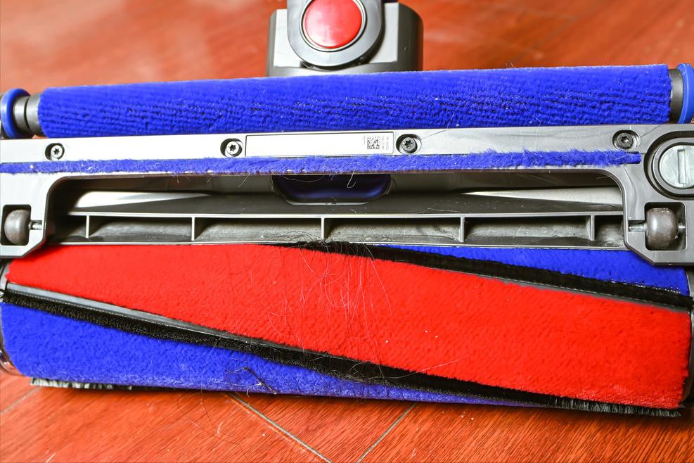 顺造Z11Max吸拖版“主动断发”吸尘器值得买吗？（附：戴森对比）