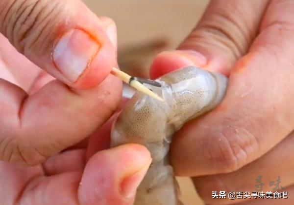 冻虾需要去虾头吗,买的冻虾虾头咋处理