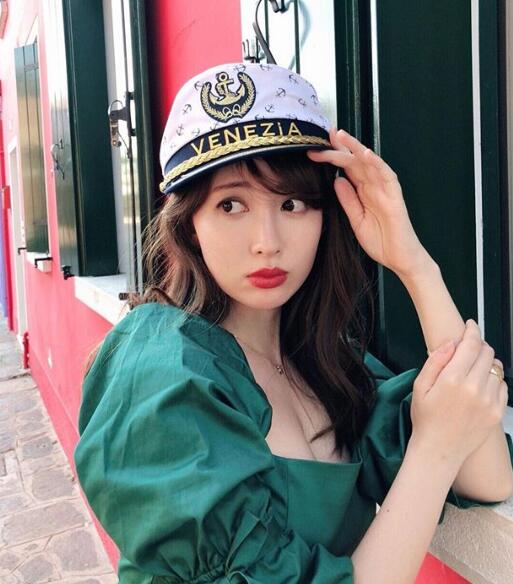 小嶋阳菜，日本宅男最爱的肉肉女孩