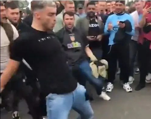 曼联b费罚点球,逗妹吐槽视频