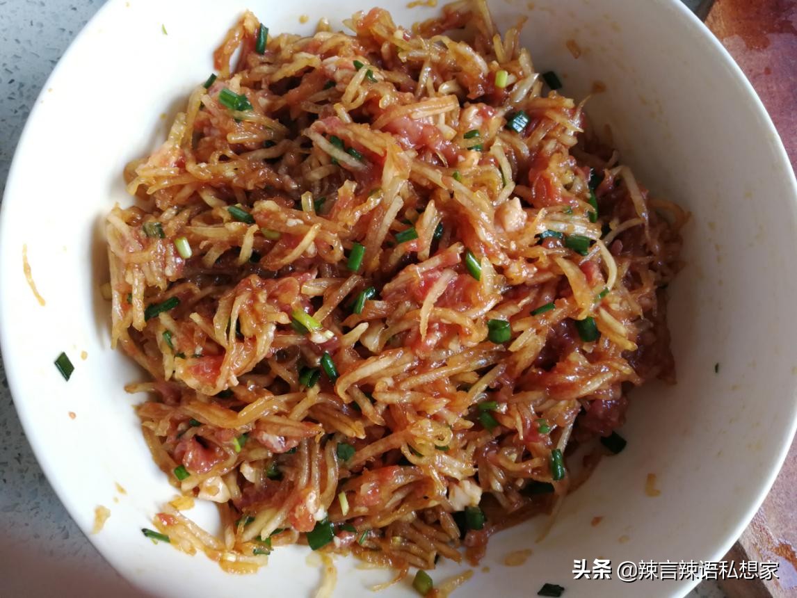 教你这样去掉萝卜的冲辣味，包出的包子或饺子多汁又好吃