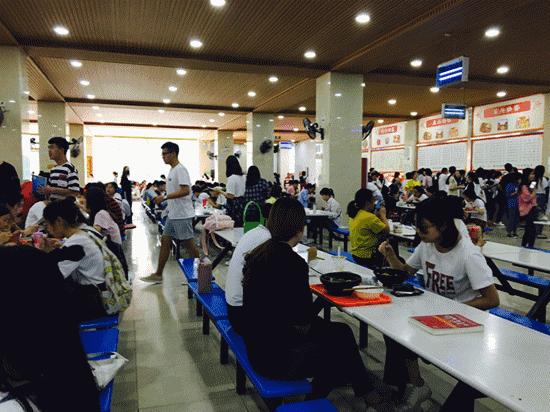 在培华，我4年胖了10斤！食堂是减肥路上最大的绊脚石