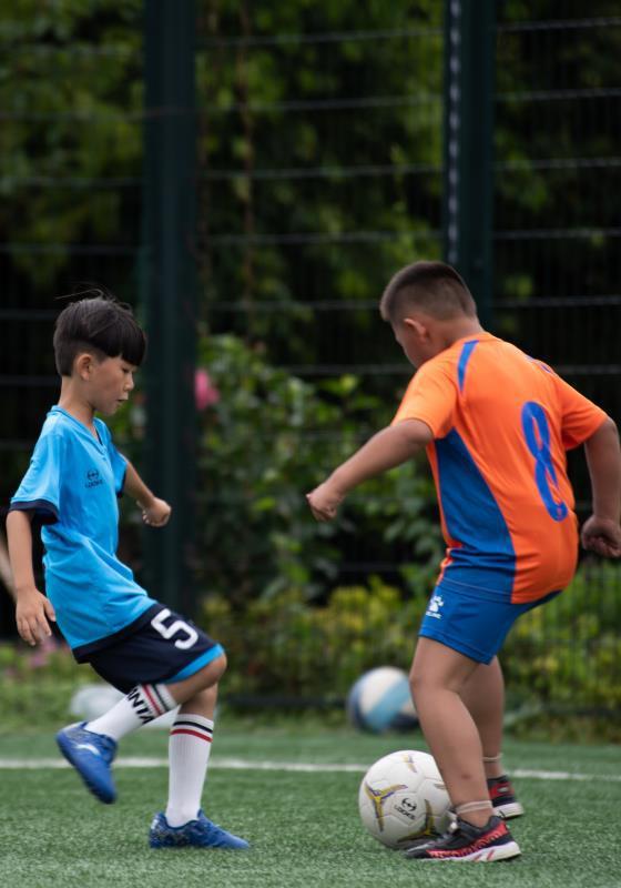 快乐奔跑体育课,暑期足球课