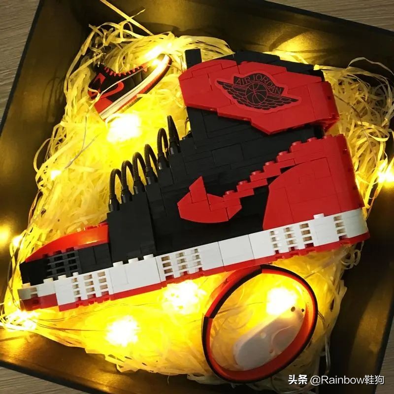 aj1芝加哥ow的鞋标真的容易断吗,aj1蛇纹芝加哥女款和男款包边