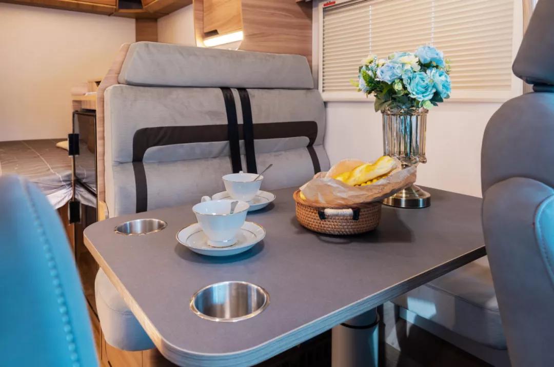 亚特y8纪念版房车,亚特纪念版y8房车价格