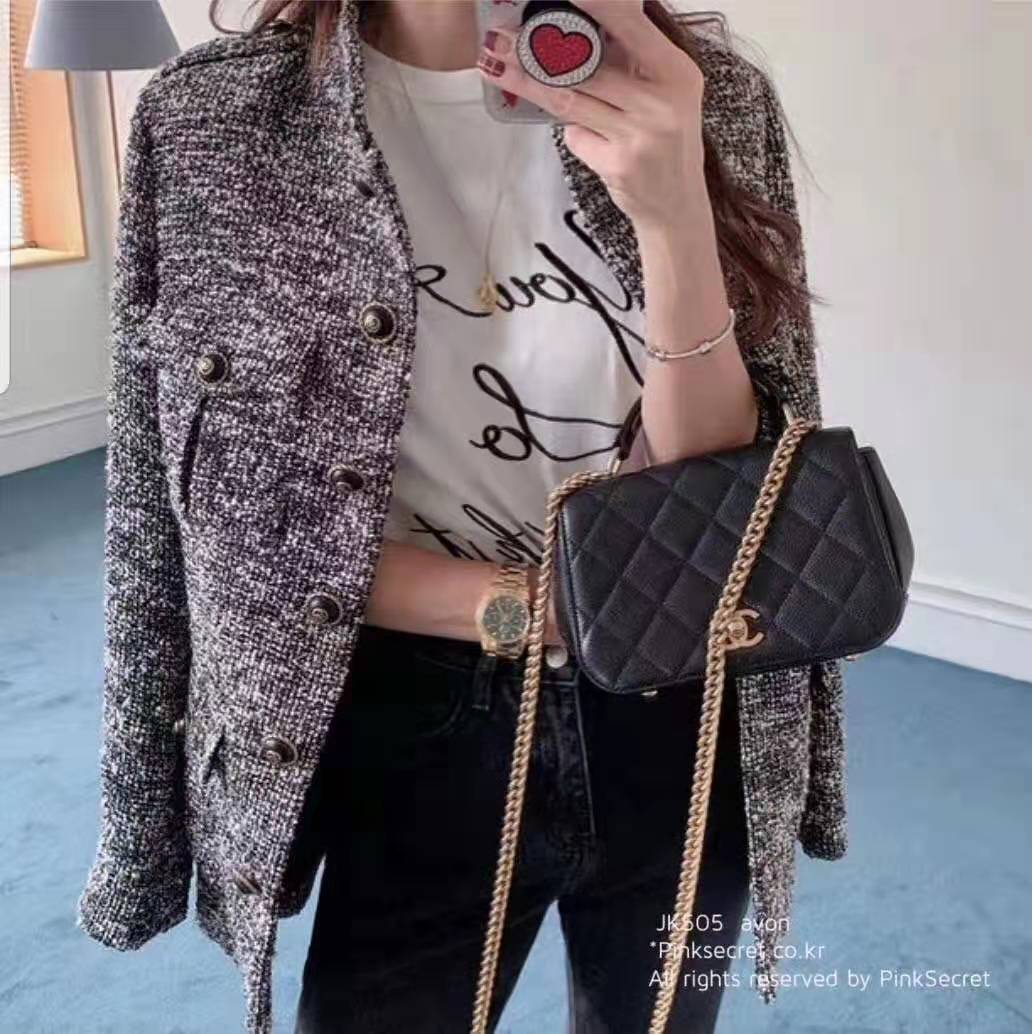 2018年韩国爆火的红蓝两边外套,韩国最新外套穿搭