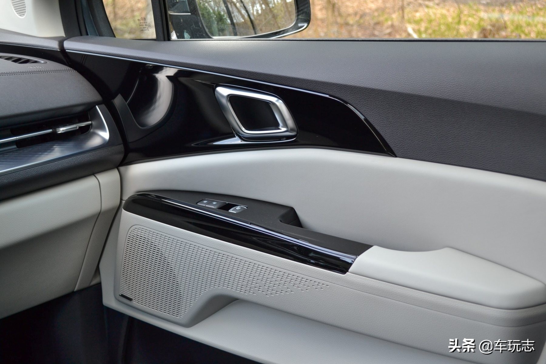 2023款起亚嘉华亮相,起亚嘉华国产mpv2020款高顶