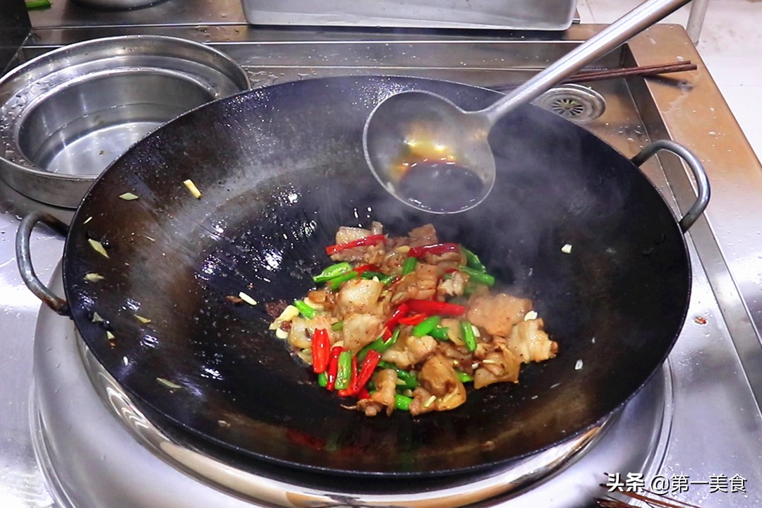 炒猪肉时最忌直接下锅,家常炒猪肉怎么炒才软烂