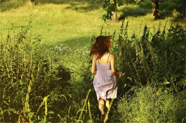 碰了不该碰的人动了不该动的心,我爱了不该爱的人加了不该加的人