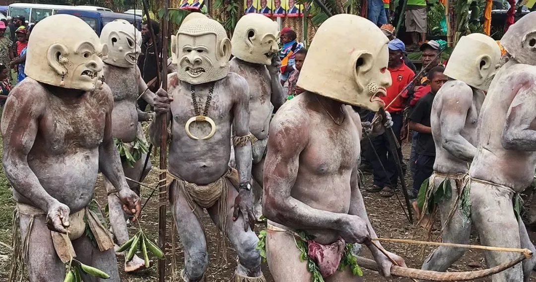 巴布亚新几内亚食人部落,潜入食人族部落