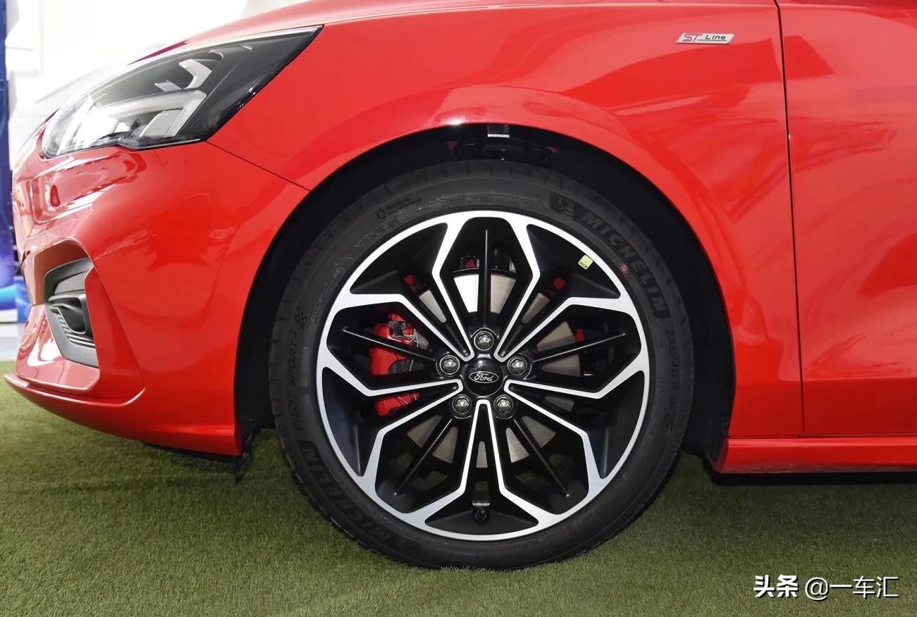 13福特福克斯两厢自动挡二手车,13福特福克斯高配1.8二手多少钱