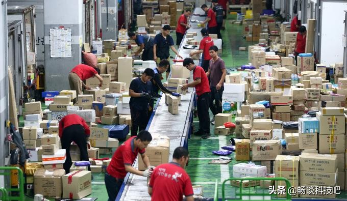 快递中途被烧了快递公司不赔偿,申通快递被烧毁怎么赔偿