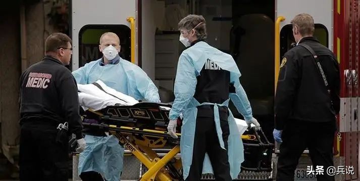 美国面对疫情动用的医护船,美军驱逐舰暴发疫情