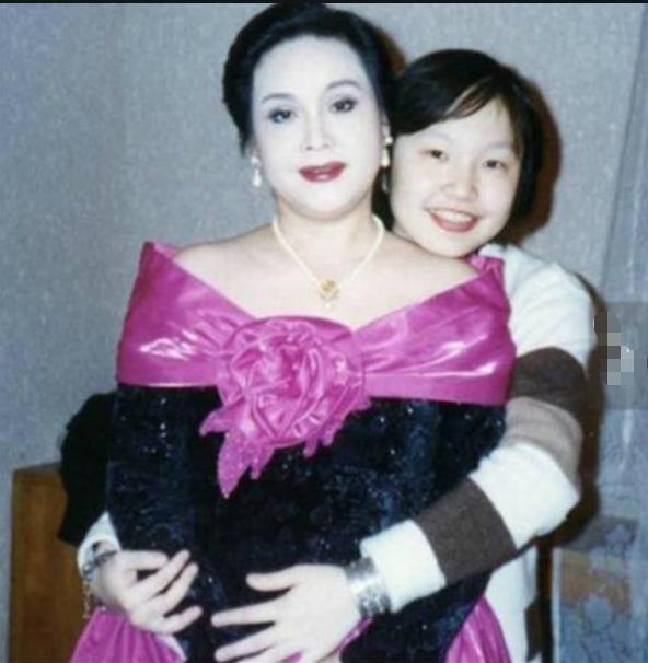 李谷一和二婚丈夫照片,一婚嫁恩师二婚嫁王刚视频