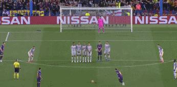 今夜诺坎普就是一座TEMPLE,这里住着一个足球之神！