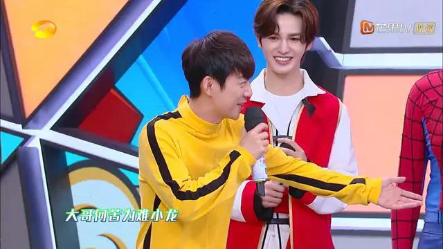 何炅玩游戏不守规则,何炅和成龙的节目