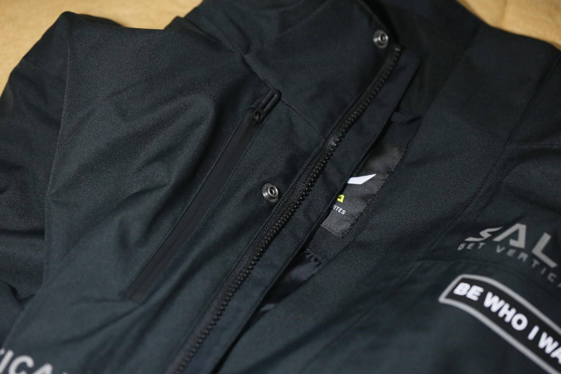 冲锋衣选购攻略冲锋衣什么牌子好,沙乐华冲锋衣怎么样