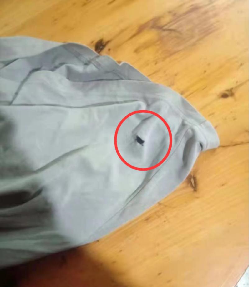 “从我们进去的那一刻，店员的眼神里就充满了歧视！”云南一耐克店疑似歧视农民工？耐克：已经处理涉事店员