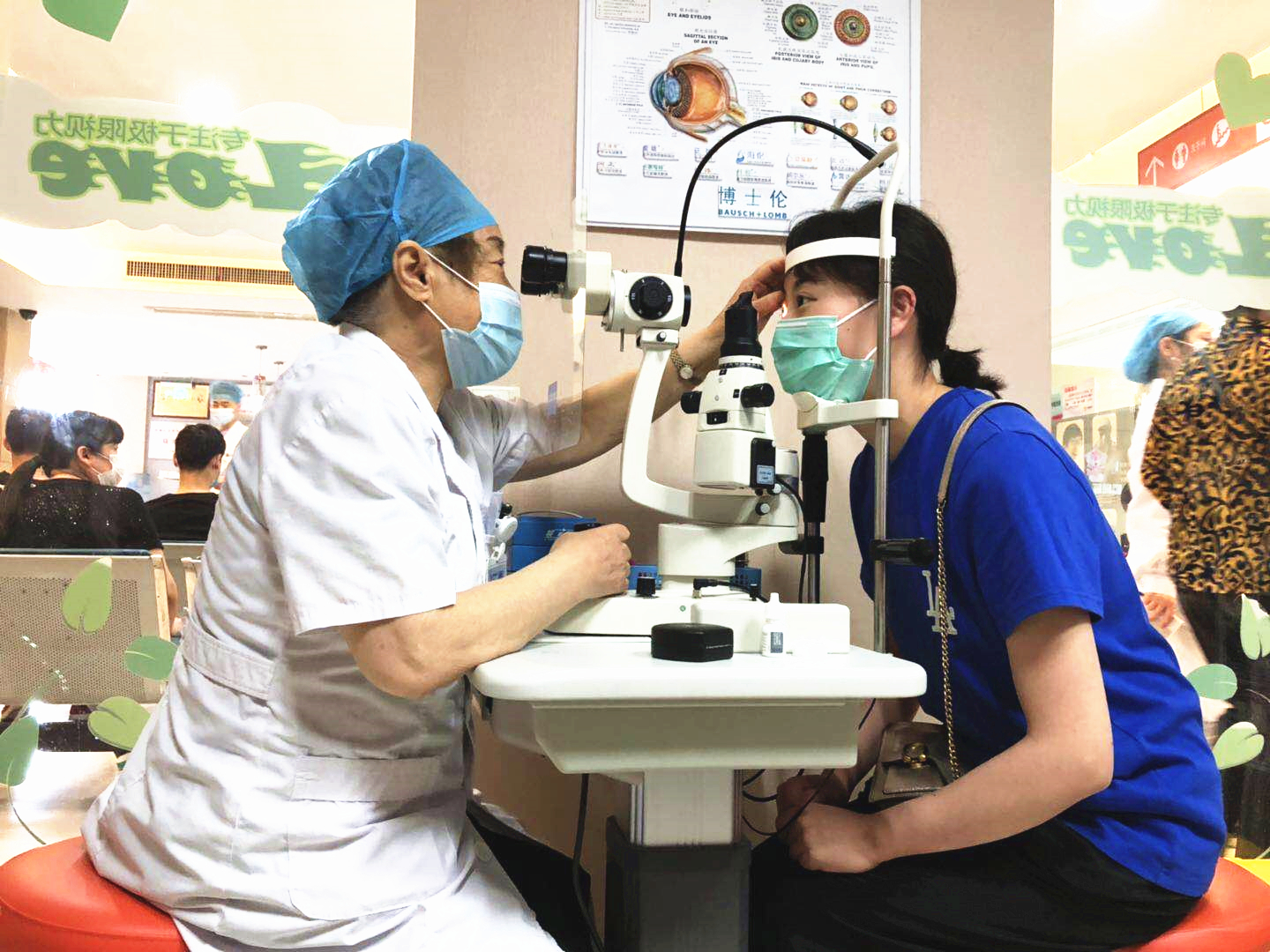 向最美逆行者致敬!援鄂医护接受激光近视手术,免费