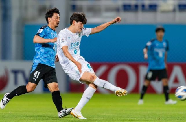 英超狼队为王者狼队助威总决赛,亚冠杯川崎前锋vs大邱fc