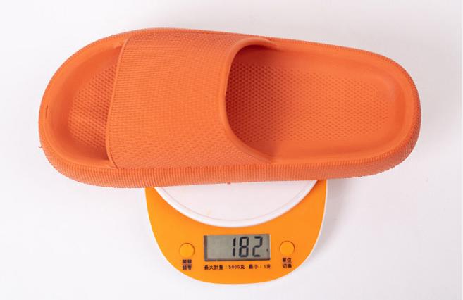 网红爆款踩屎感拖鞋直播间秒杀,踩屎感拖鞋上百元