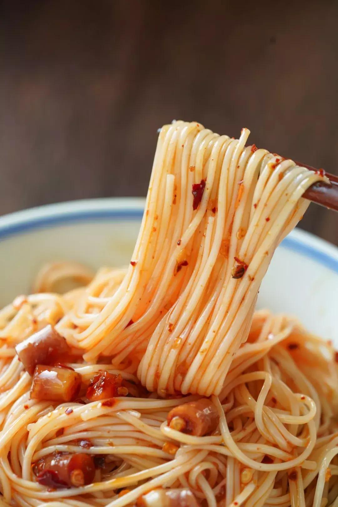 什么东西炒腊肠拌饭好吃,无敌下饭的腊肠酱