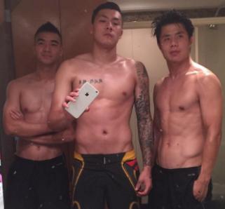 谁说国足都是“白斩鸡”？这几人肌肉壮硕，堪称完美身材