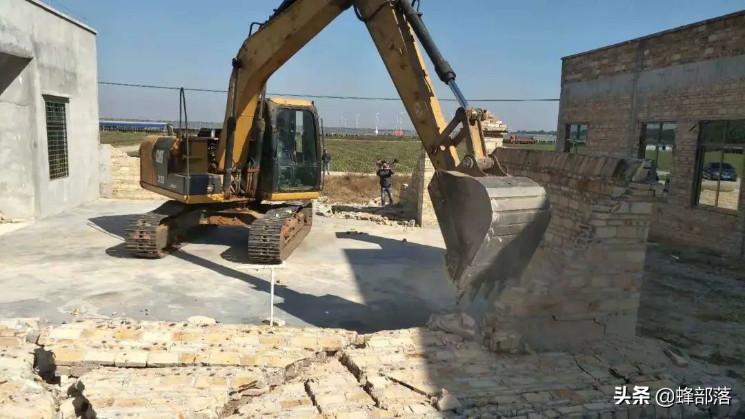 占用耕地建房的如何处理？分3种情况处置，新规下不止拆那么简单