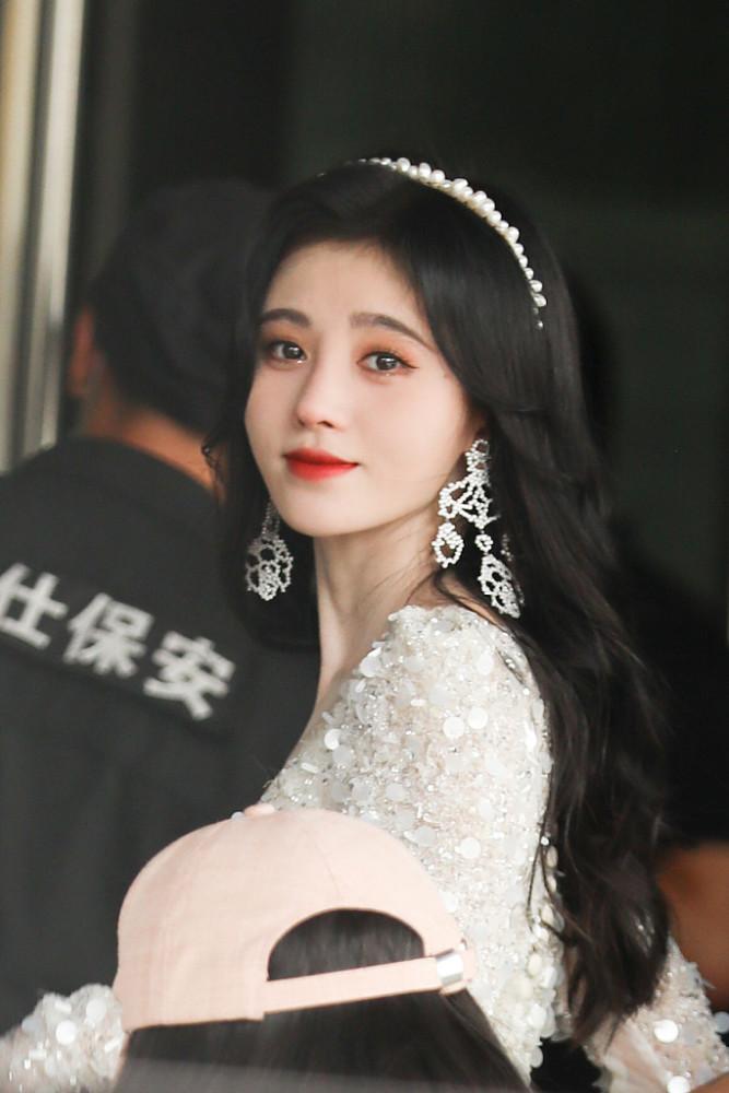 鞠婧祎衣服爆料,鞠婧祎索赔40万是真的吗