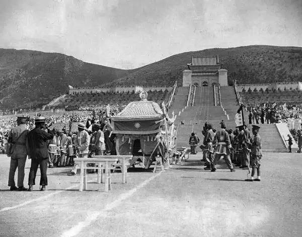 南京相隔百年的照片,南京城景对比图