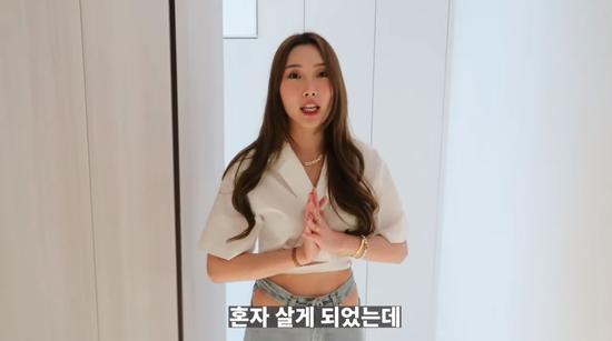 韩国美女晒独居公寓引11万人围观衣帽间全是名牌