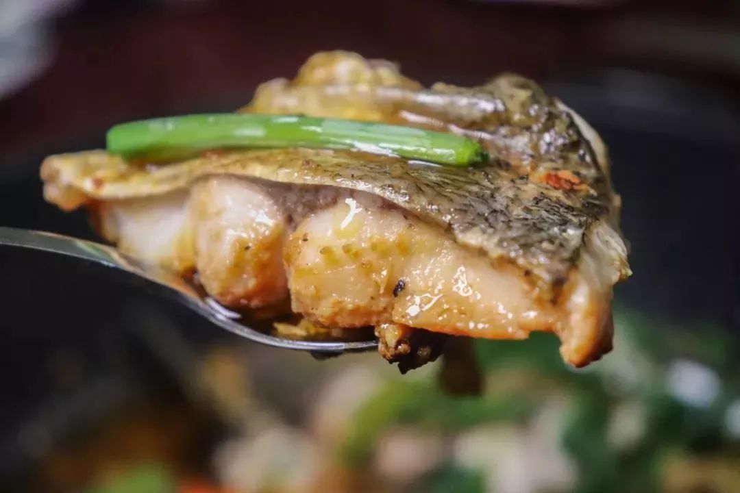 铜盘焗鸡的正宗做法,特色铜盘焗鸡