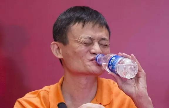 许家印给恒大冰泉卖给谁,许家印谈恒大冰泉