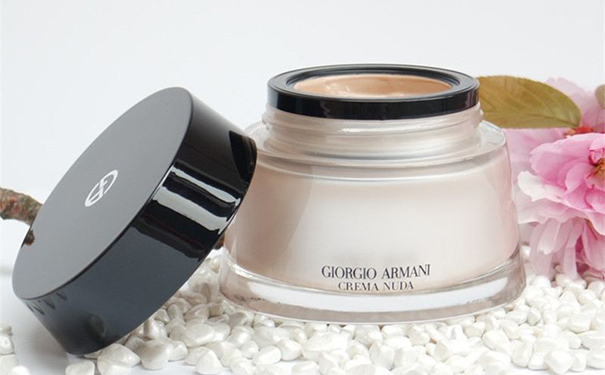 魅克拉奶芙素颜霜值不值得入手,黛格娜素颜霜值不值得入手