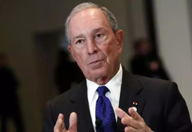 听说亿万富豪布隆伯格花2.2亿打广告，桑德斯：真恶心，这是买官