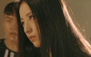 冬季穿一身白超时髦，和周雨彤学习白色服饰搭配，清纯又显白