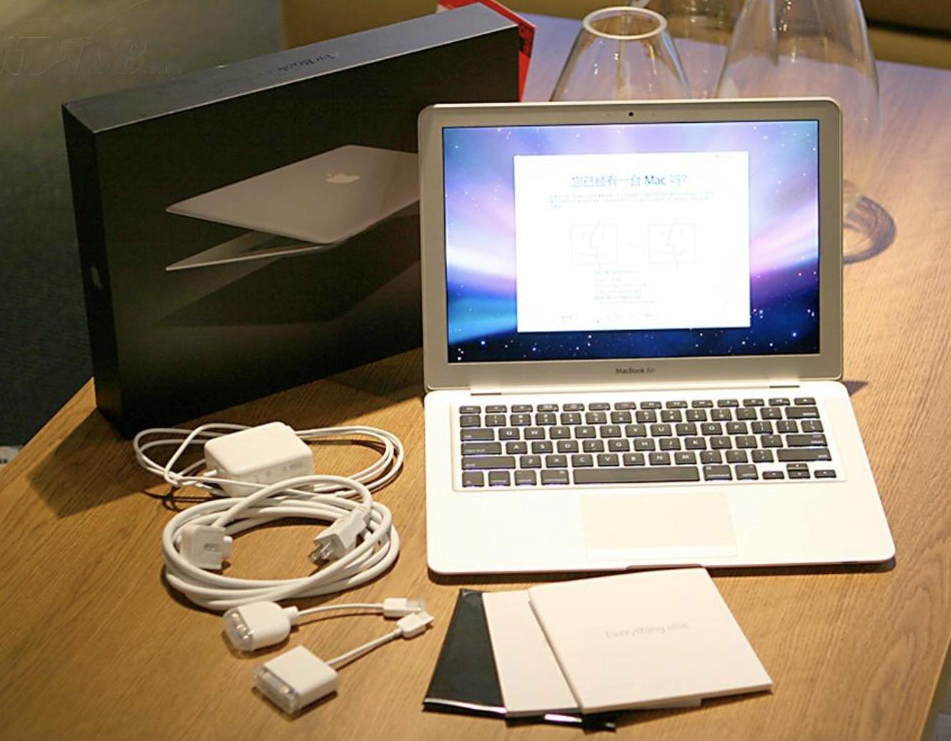 星巴克macbook,斥巨资买了个macbook