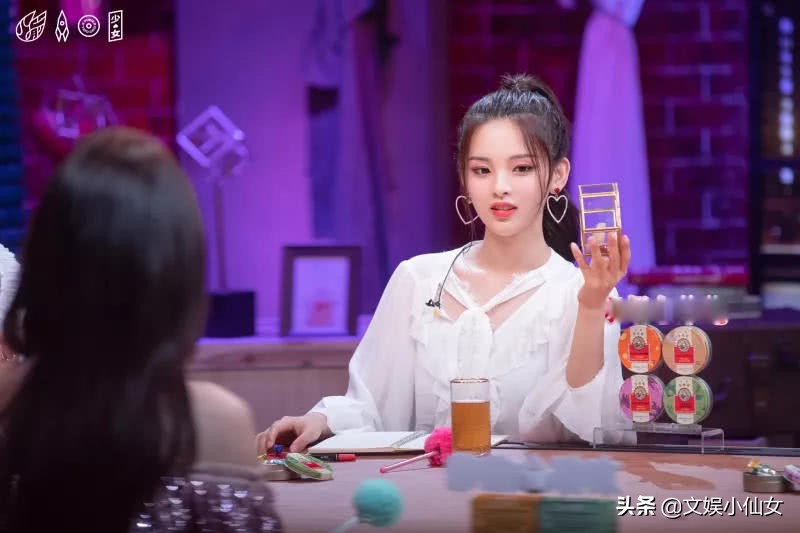 18年的杨超越有多火,杨超越为什么被叫村花