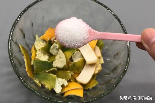 家里蟑螂太多用蟑螂药管用吗,家里蟑螂不要慌教你用一把大蒜