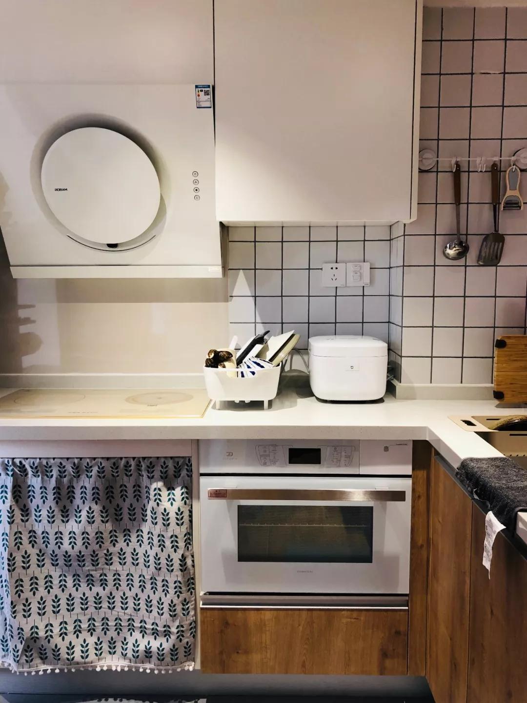 厨房台面什么颜色耐用好看,厨房台面哪种材料最耐脏