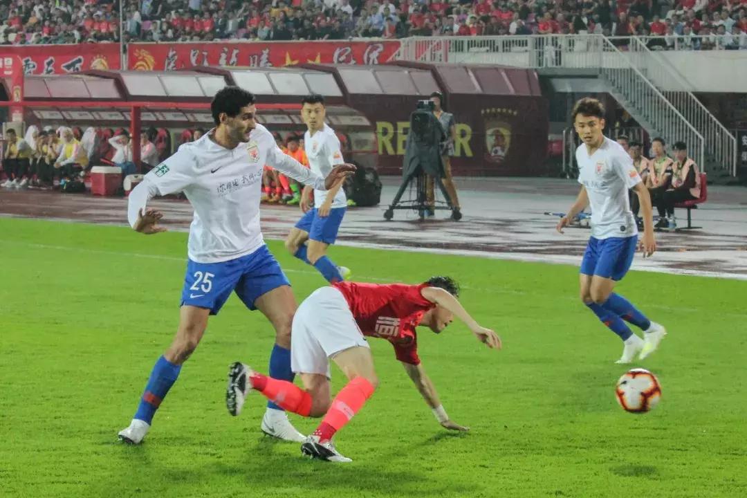 塔利斯卡对恒大比赛视频,恒大鲁能塔利斯卡