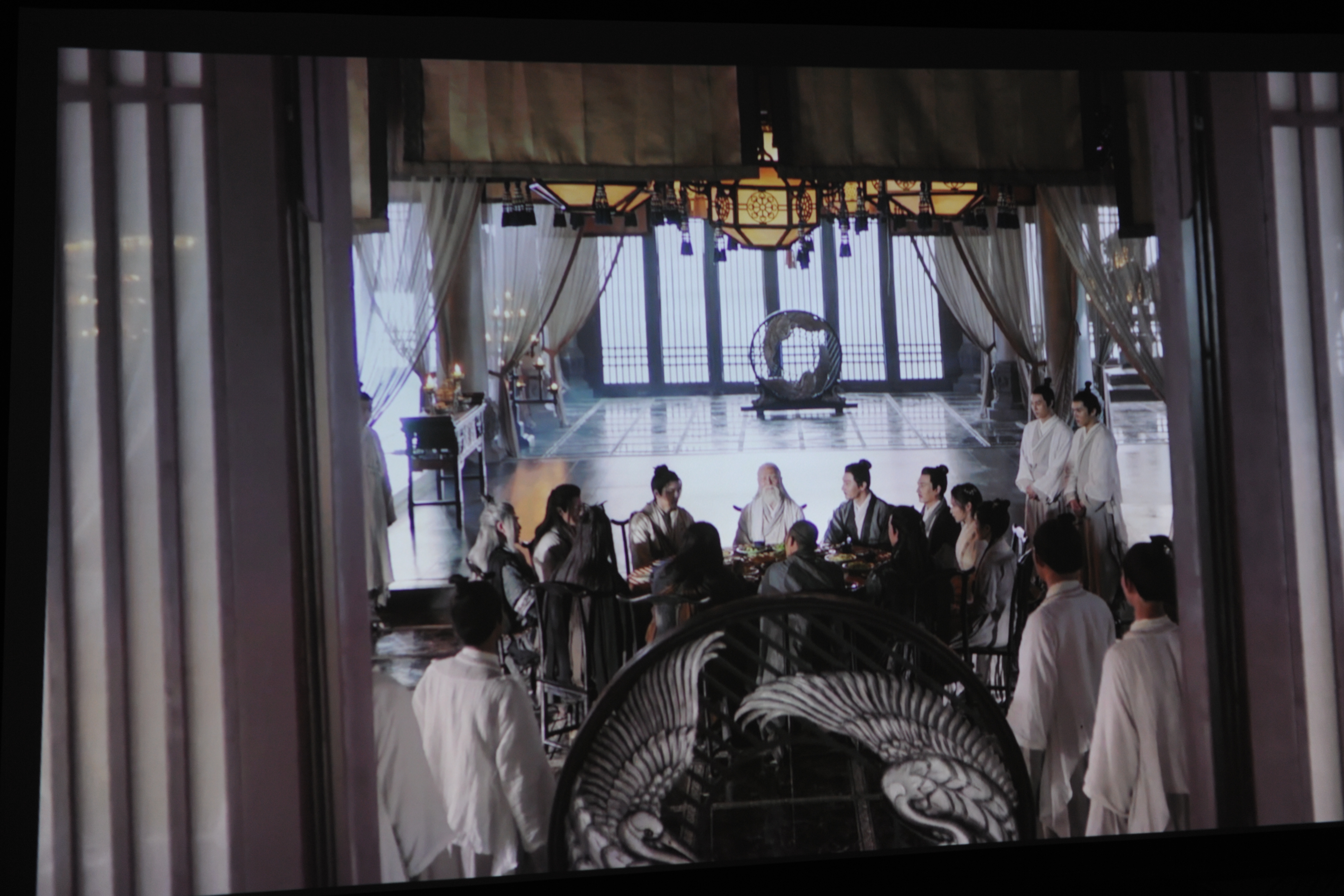 家庭投影机选什么样的幕布,家庭投影仪不要幕布