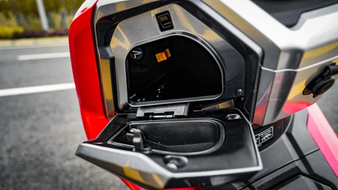 大阳ADV150胖虎试驾:真正的跨界踏板,兼顾城市越野可玩性极高