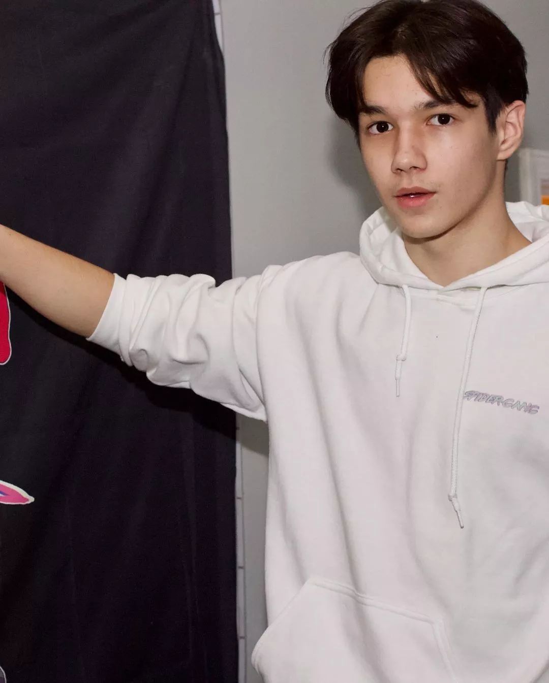 韩国混血网红emily,韩国网红韩国帅哥