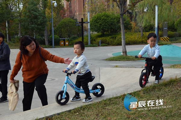 儿童友好型公园设施,点亮儿童未来