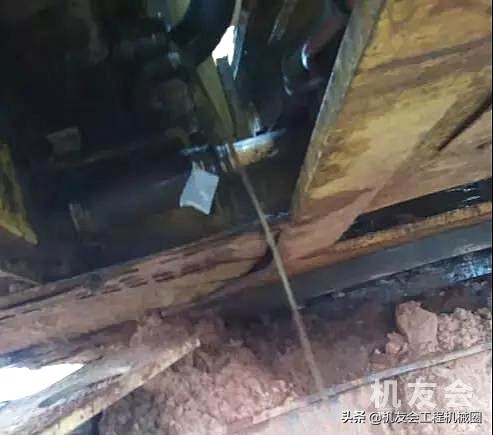 挖机水温高了是什么原因,挖机瞬间水温高的原因及解决方法